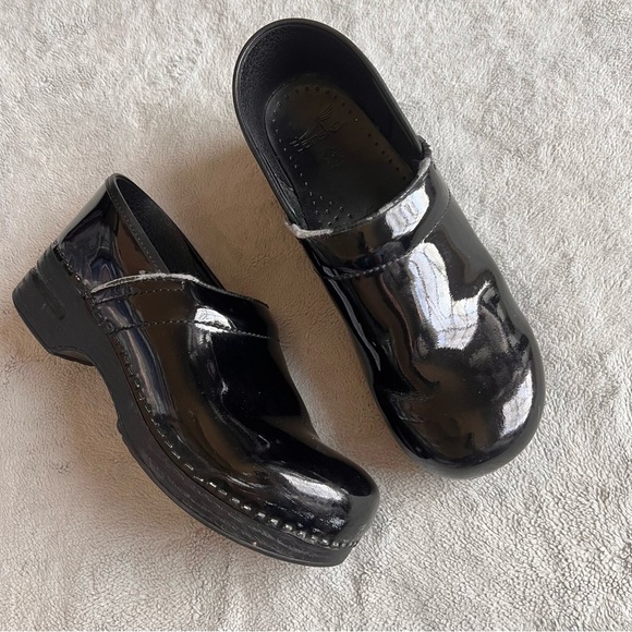 Dansko Professional Black Patent Leather Shiny Clog Comfort Nursing Sz 42 - Picture 1 of 13